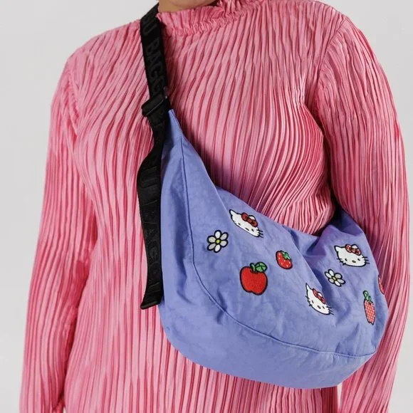NWT Baggu Medium Crescent Bag -  Embroidered Hello Kitty & Apple (Bluebell) - Picture 6 of 9